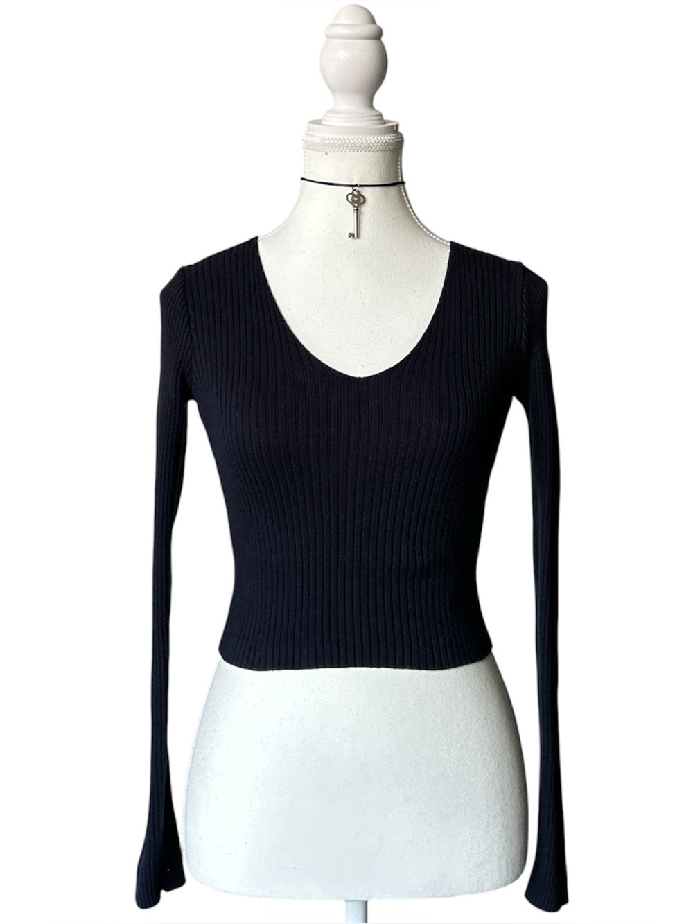 Y2K Coquette “Brandy Melville” Basic Navy Blue Ribbed Cropped Long Sleeve Top